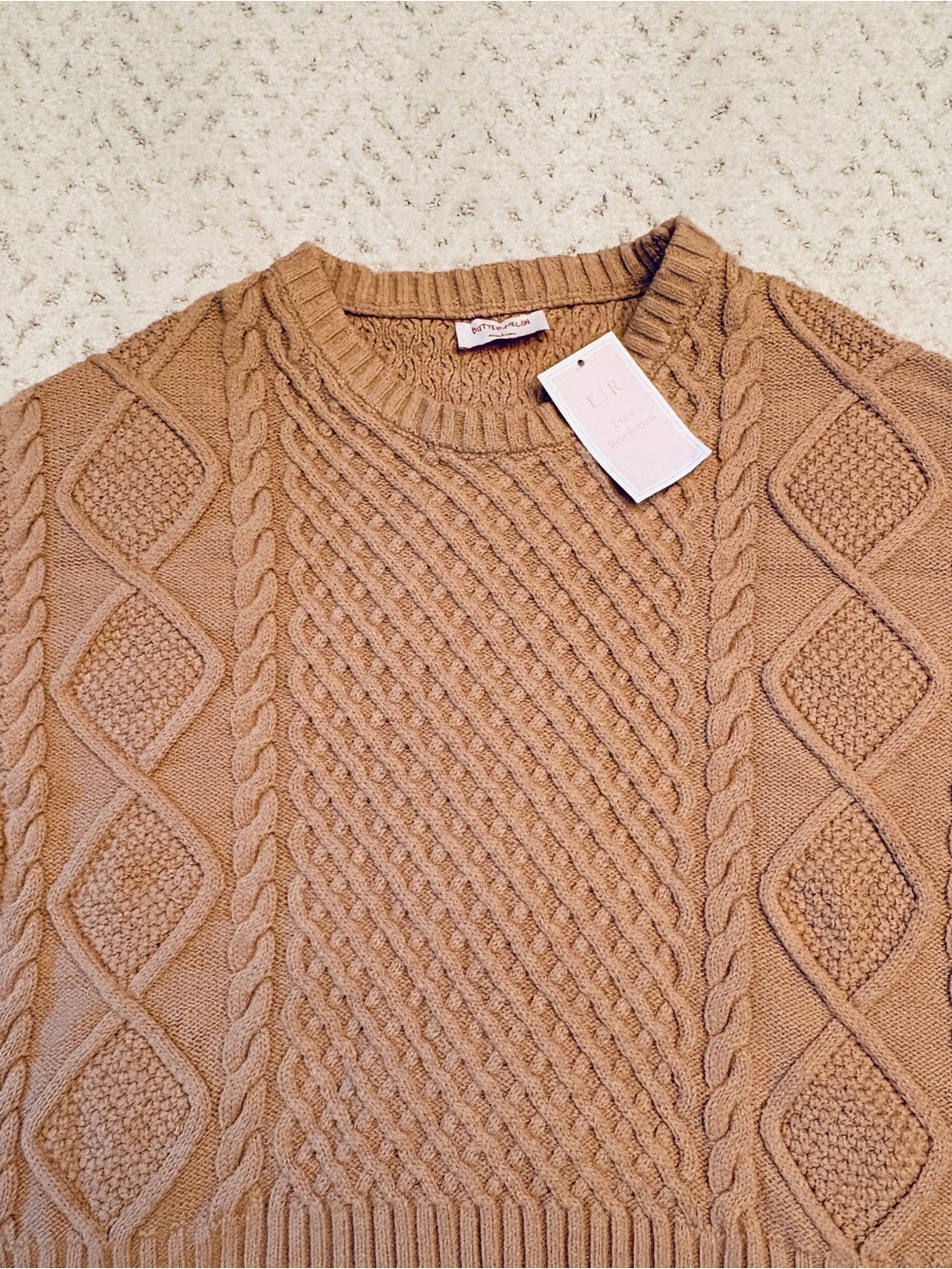 Buttermelon NEW Tan Oversized Chunky Cable Knit Cropped Sweater Size Large - Picture 5 of 9